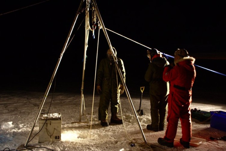 Installing an ice tethered mooring in the dark (Andy)