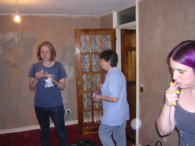 Kat, Mum & Marna in the living room